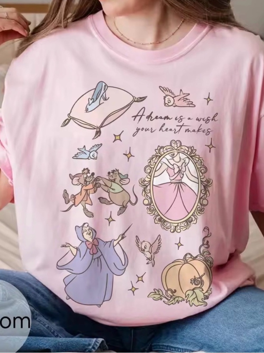 Disney World Cinderella Glass Slipper Princess Midnight Castle T-shirt M NEW! - Picture 1 of 6